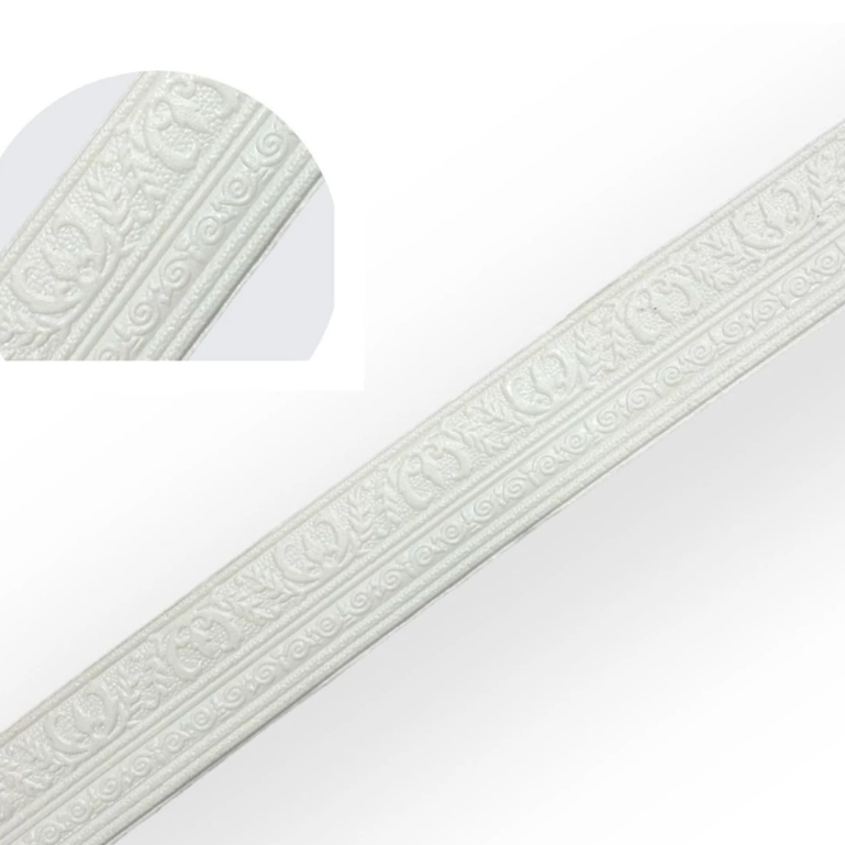 Plinte și galerii autoadezive